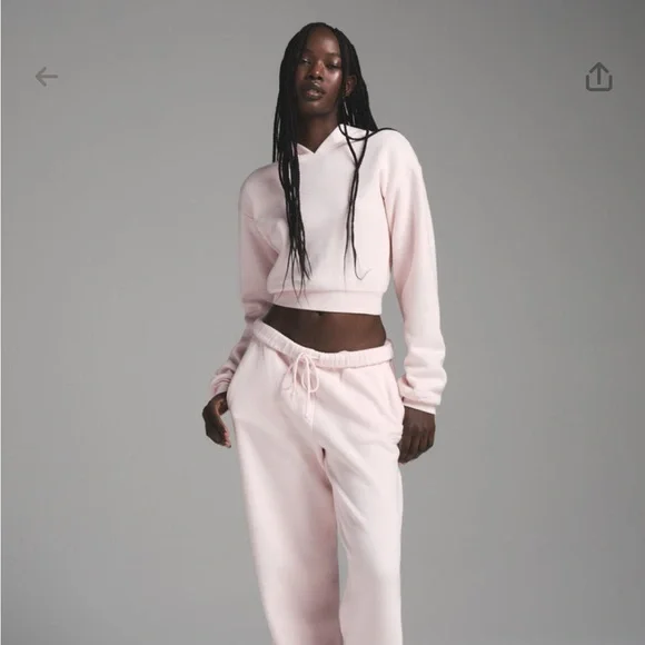 🩷 NWT SKIMS Barely Pink Hoodie Sz Small - Picture 1 of 4